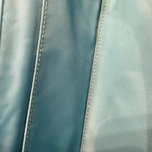 Tory Burch Leather Case 3x8x3” For Travel&On The Go Inside Pocket w/Tear See Pic - Picture 7 of 8